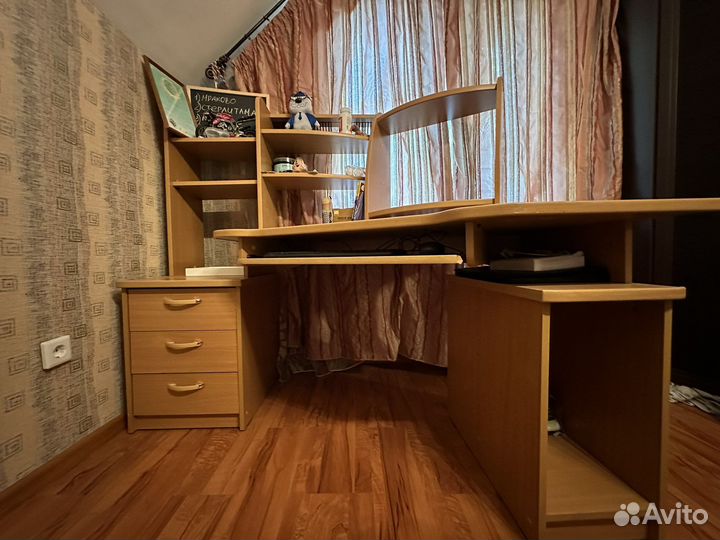 Компьютерный стол