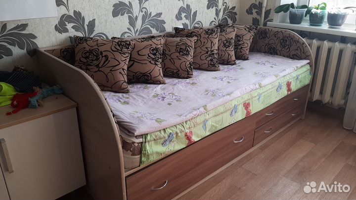 Кровать