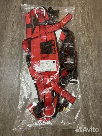 Страховочная привязь safe-TEC ST5 STR103