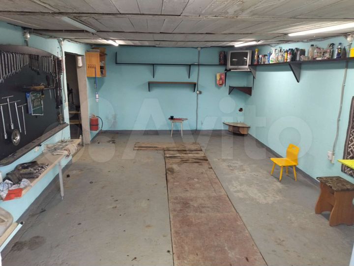 Гараж, > 30 м²