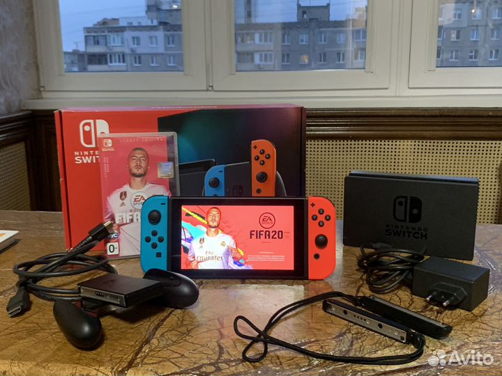 Nintendo Switch rev. 2 + FIFA 20