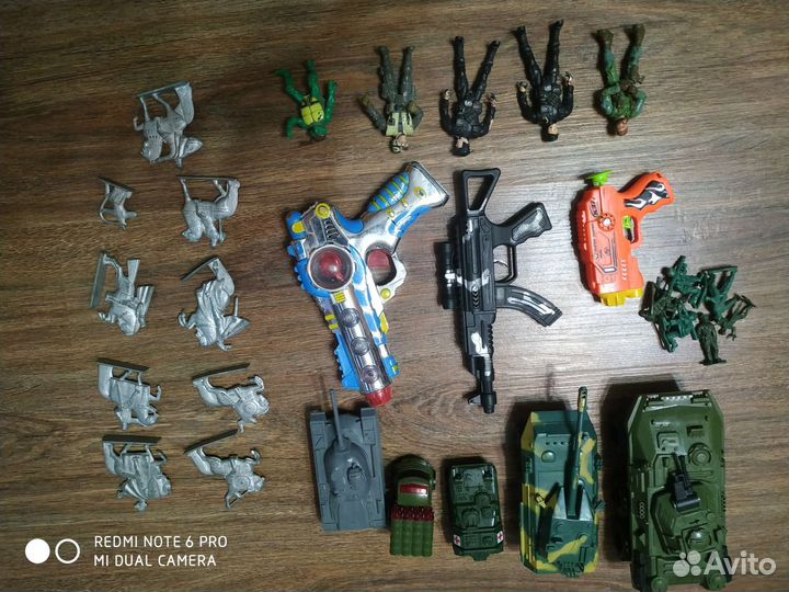 Игрушки военной тематики