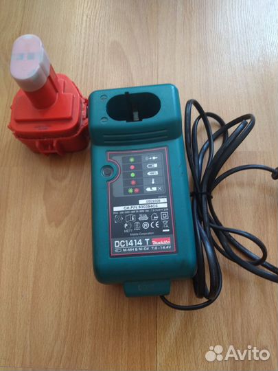 Зарядное устройство для шуруповерта makita