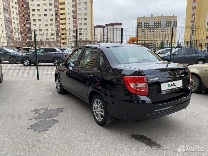 LADA Granta 1.6 МТ, 2022, 5 900 км