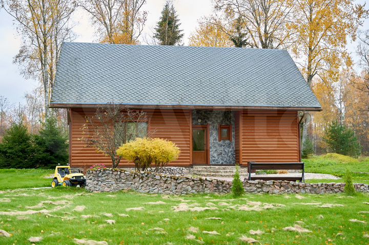 Коттедж 111 м² на участке 2,5 га