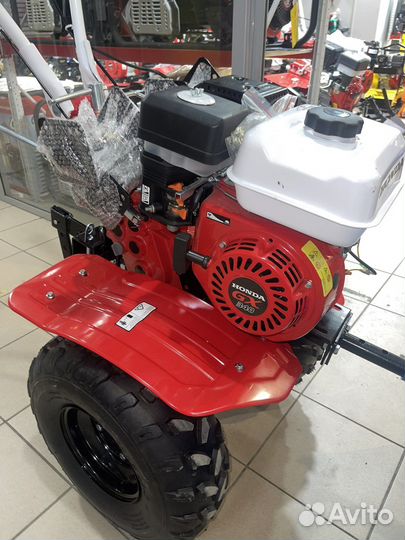 Мотоблок со снегоуборочной насадкой Honda