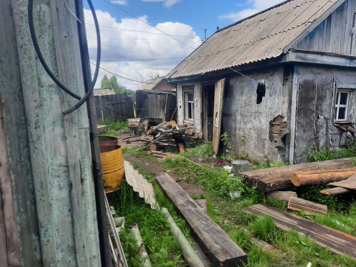 Дом 42,4 м² на участке 6,74 га