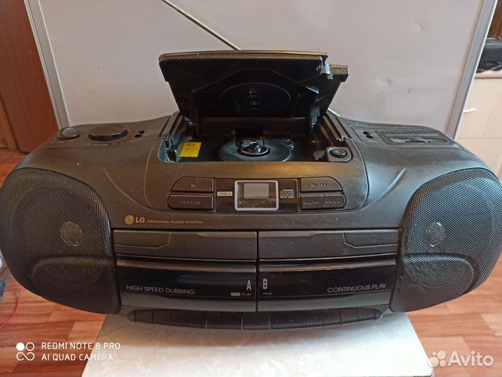 Кассетная магнитола LG CD-580AX