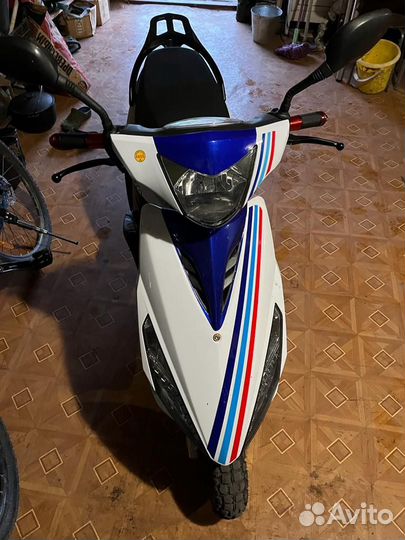 Скутер Vento Corsa