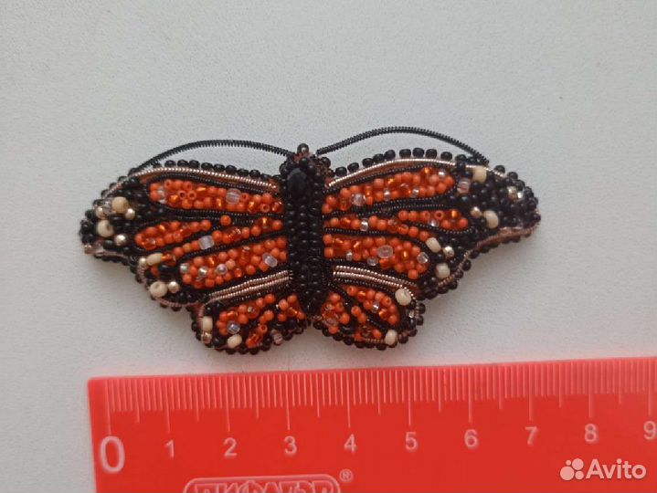 Брошки из бисера