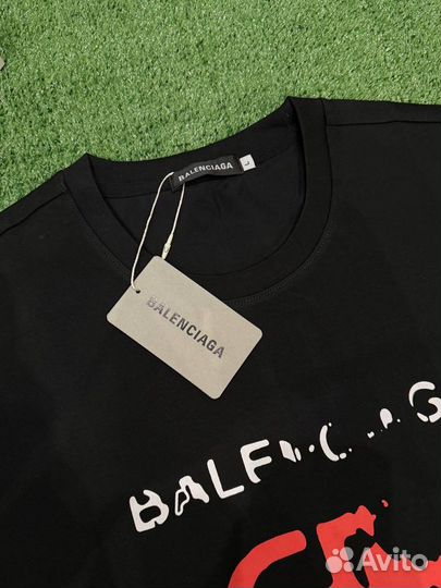 Футболка Balenciaga