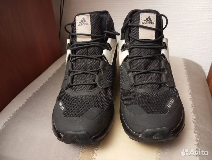 Кроссовки adidas