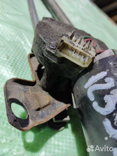 Трапеция стеклоочистителей Volkswagen Passat B3