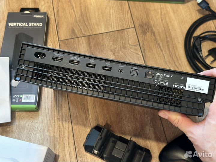 Xbox One X 1TB