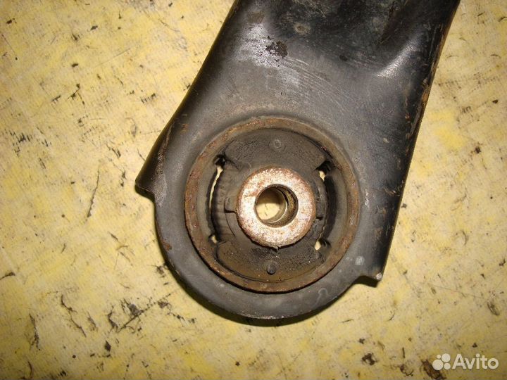 Рычаг Nissan Dualis NJ10 (Переднее Правое)