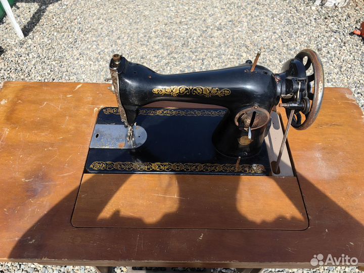 Швейная машина
