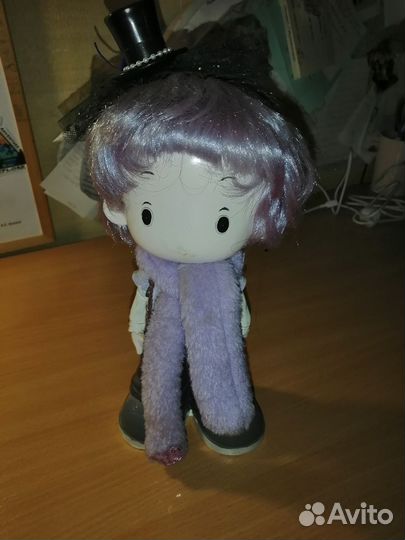 Кукла фарфоровая