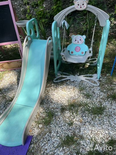 Детский игровой центр с горкой и качелей