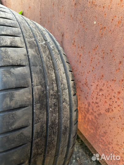 Michelin Pilot Sport 4 215/55 R17 98Y