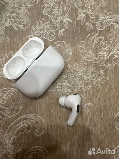 Оригинальные airpods pro 2 (кейс + левый наушник