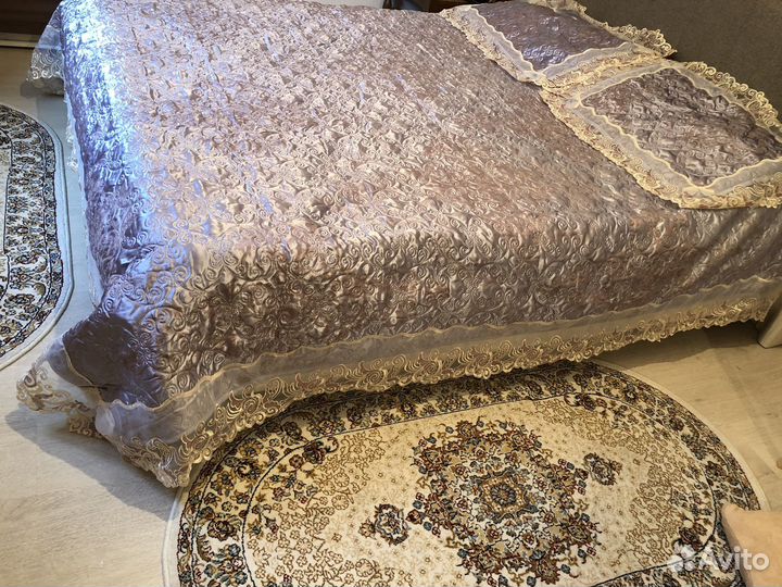 Покрывало на двуспальную кровать