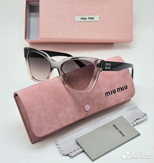 Солнцезащитные очки miu miu