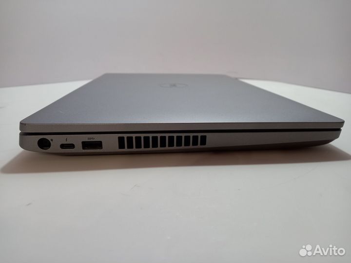 Ноутбук Dell latitude 5511