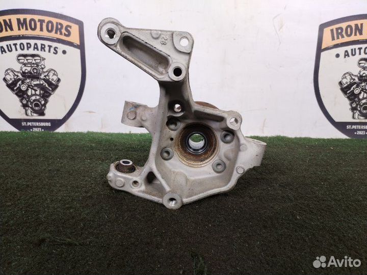 Кулак поворотный задний правый Audi Q3 8UB cczc