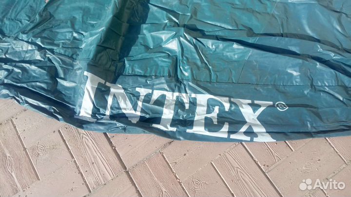 Тент с бассейна