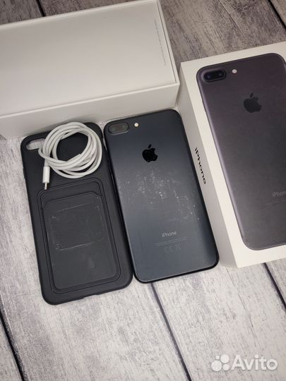 Мобильные телефон iPhone 7Plus 128gb