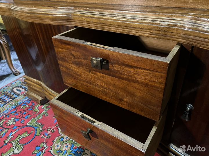 Старинный буфет