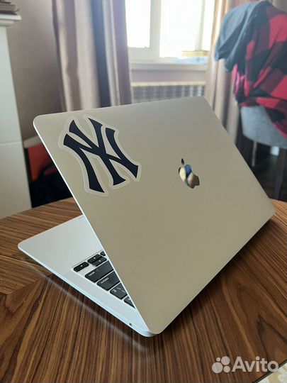 Apple MacBook air 2020 i3 256