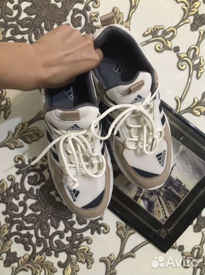 Кроссовки adidas