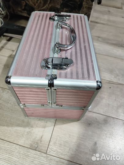 Чемодан, сумка визажиста Mary kay