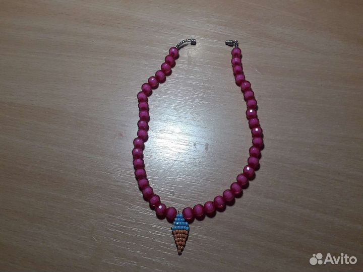Ожерелье из бисера на винтовом замке