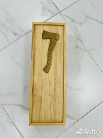 Подарочная коробка для бутылки (мебель из дерева)