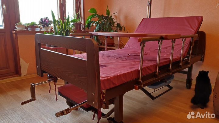 Кровать для лежачих больных бу