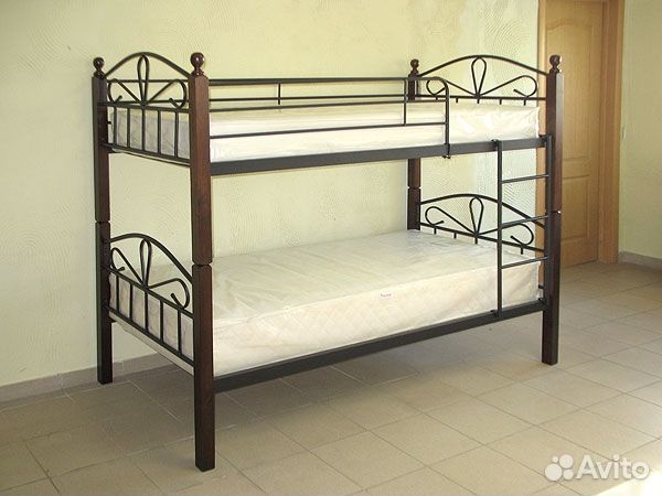 Двухъярусная кровать металлическая