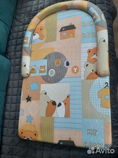 Пеленальная доска на кроватку