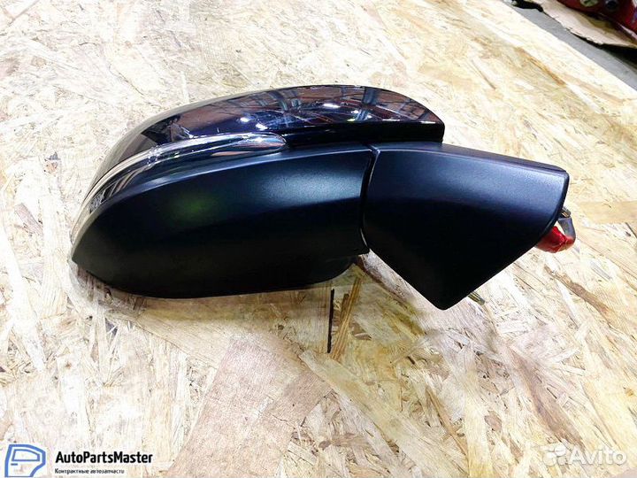 Право зеркало 2018-2024 Toyota Rav4