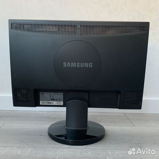 Монитор samsung 22 дюйма SyncMaster 2243