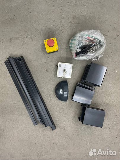 Закалённые автоматические двери Dorma (Dormakaba)