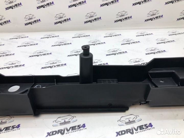 Кронштейн полки багажника задний правый Bmw X5 E70