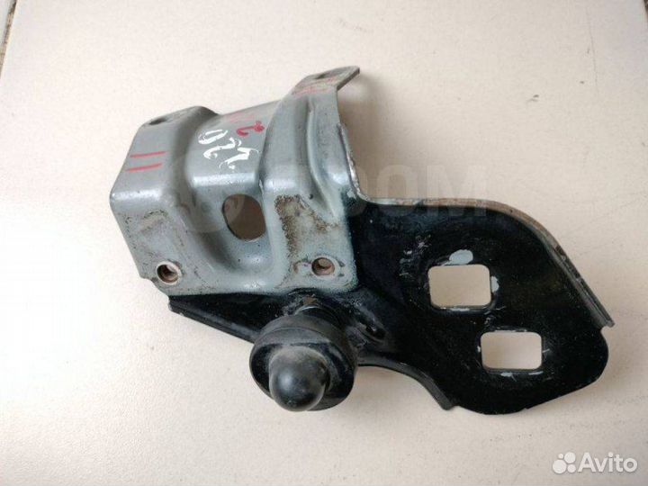 Крепление фары переднее левое Mercedes S W220