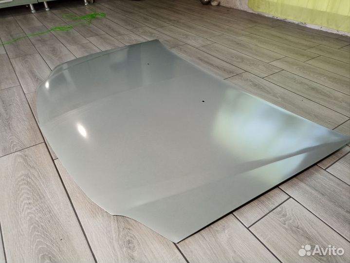 Капот на LADA largus 1е поколение