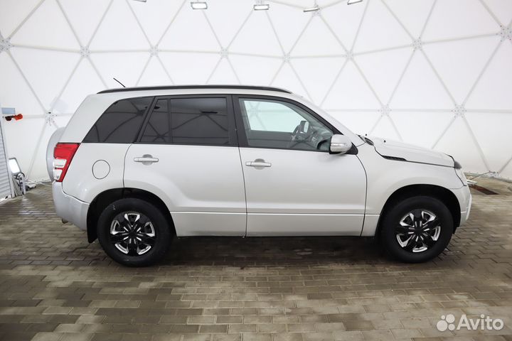 Suzuki Grand Vitara 2.0 AT, 2011, 305 332 км