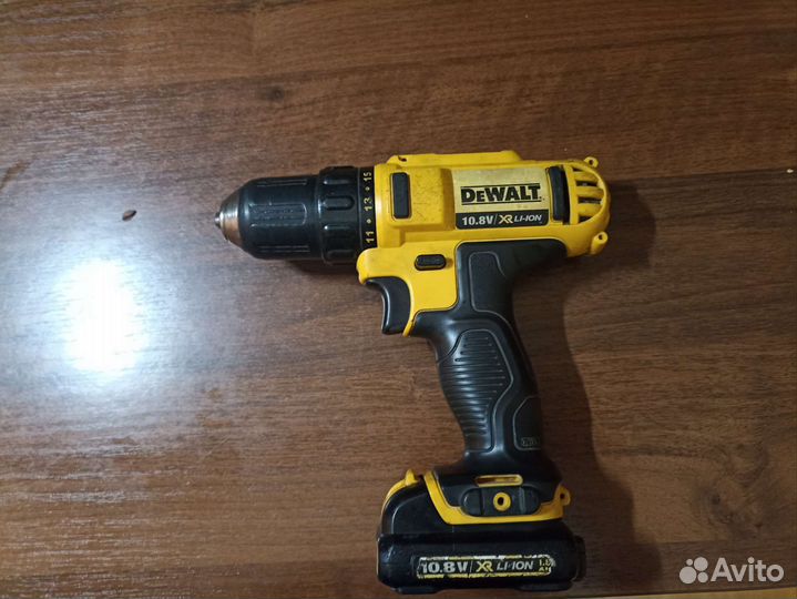 Аккумуляторная дрель DeWalt dcf 710