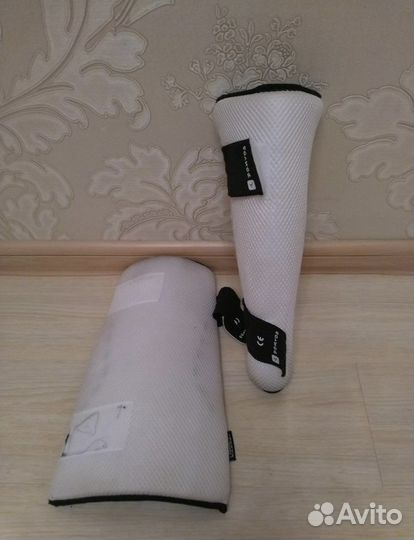 Щитки на голень