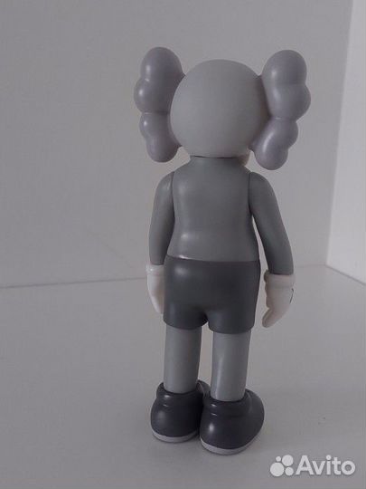 Фигурка kaws