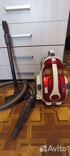 Пылесос LG 1800 вт